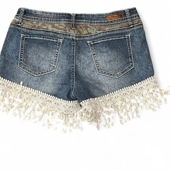 LEI Ashley Low rise Denim Shorts with Lace Fringe - Picture 4 of 5